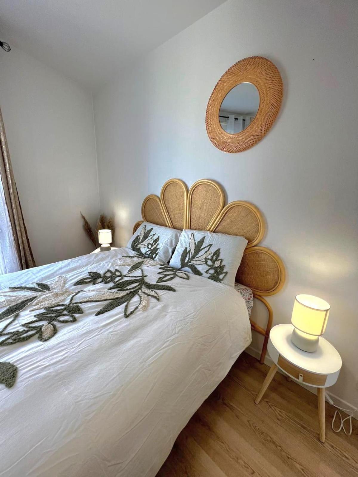 Appartement Elegant Et Lumineux Romainville Exterior photo