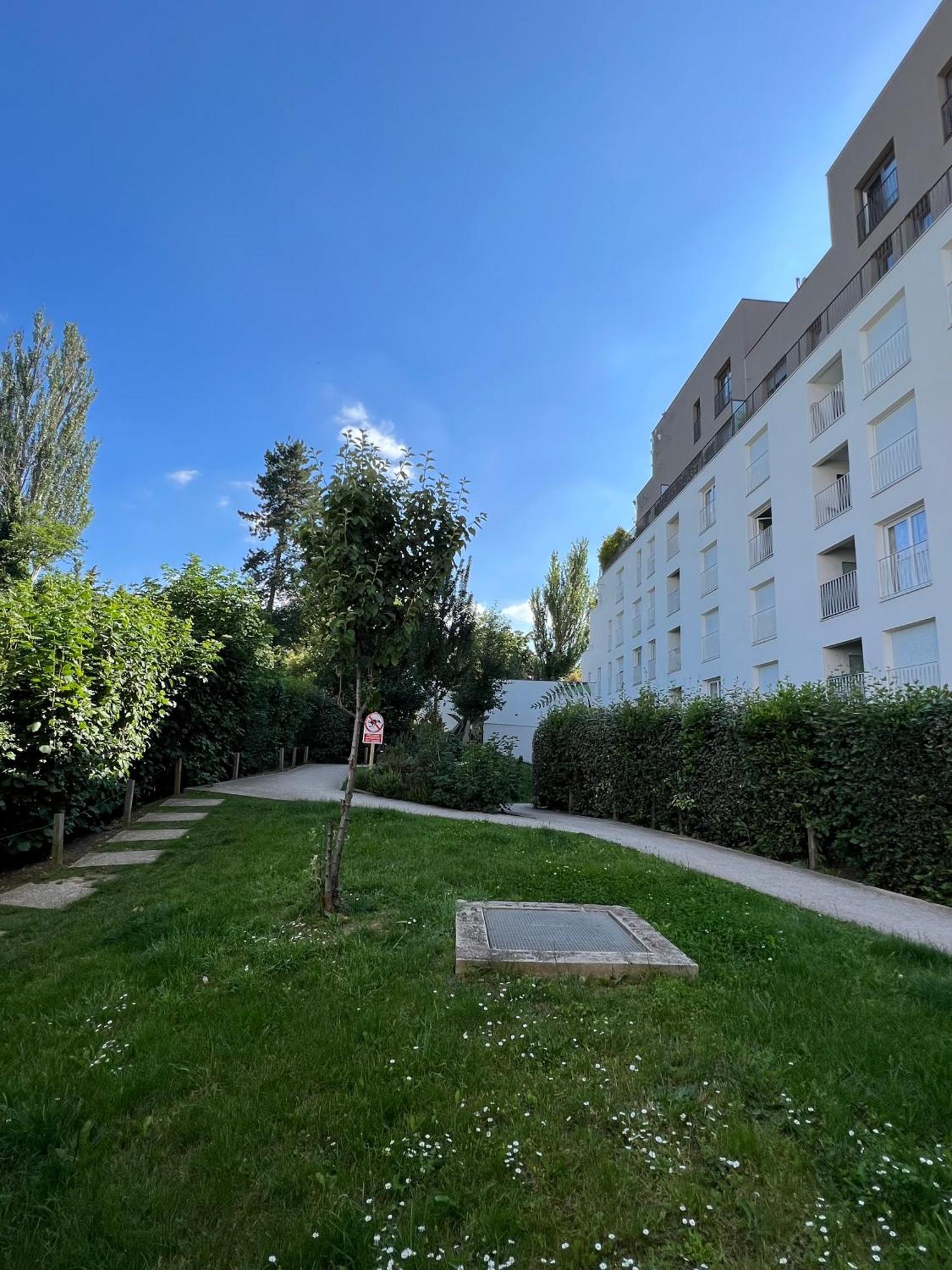 Appartement Elegant Et Lumineux Romainville Exterior photo